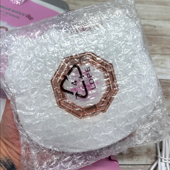 Hello Kitty x Impressions light up LED pocket mirror with ring stand NIB - Picture 6 of 6
